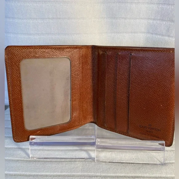 Louis Vuitton Monogram Men’s Bifold W/COA